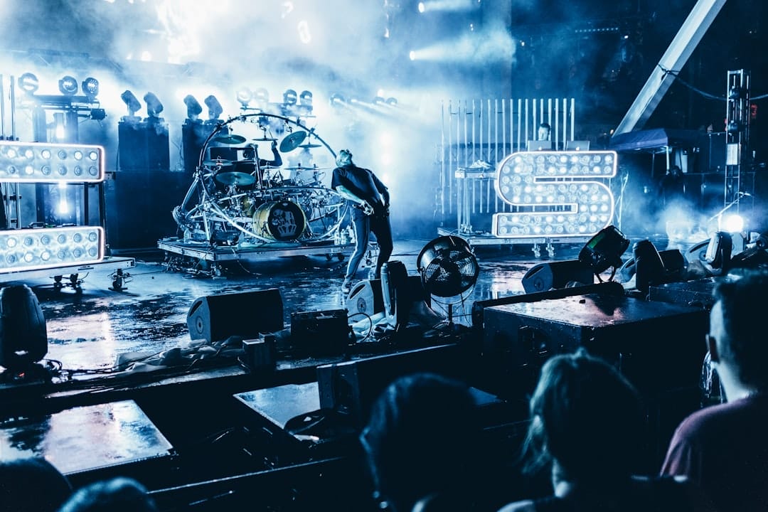 Photo Audience, stage