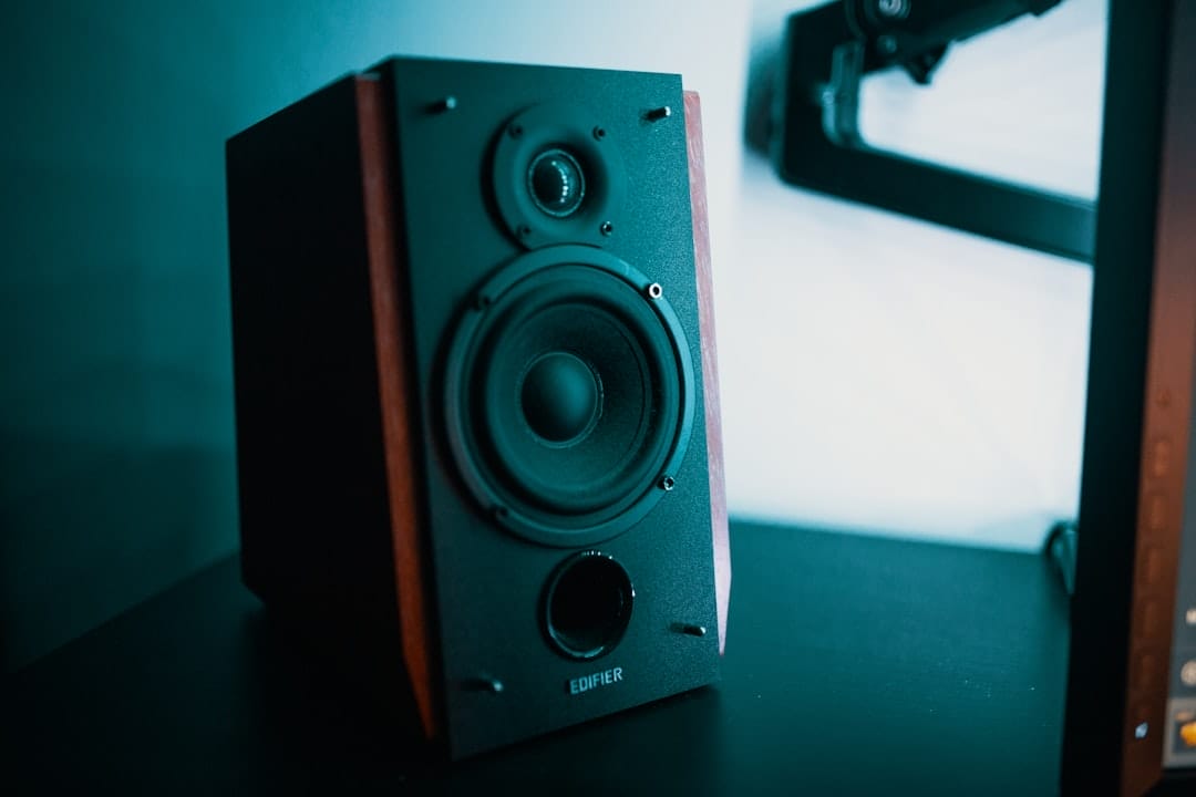 Photo speaker