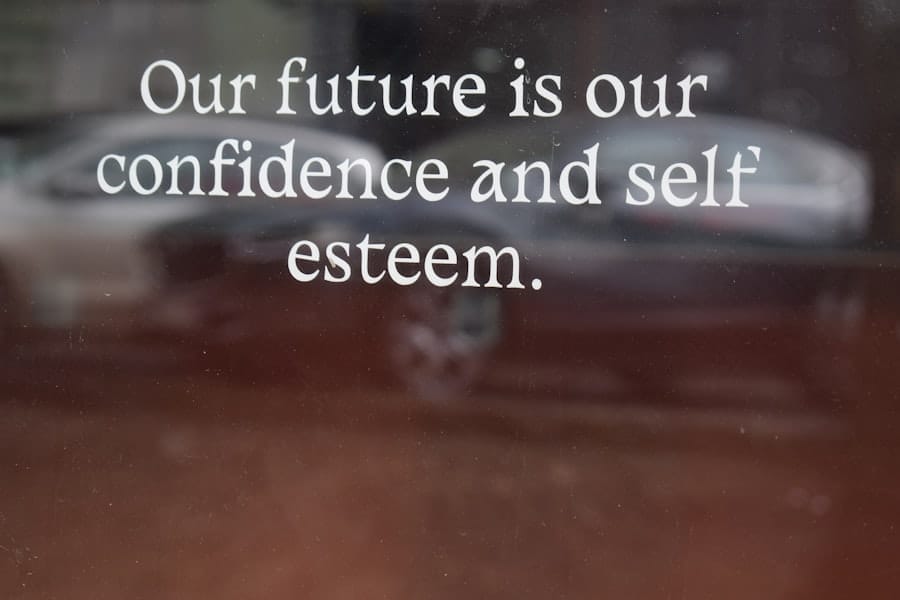 Photo self-confidence training