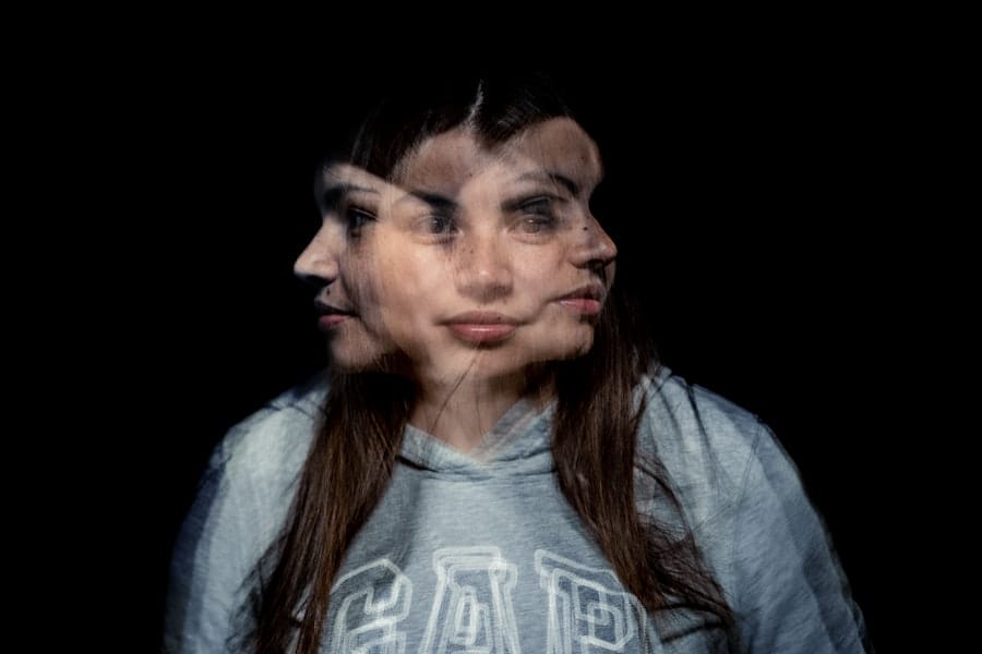 Photo psychological manipulation techniques